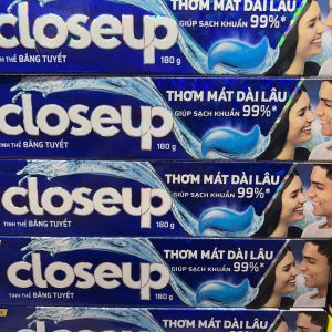 Kem đánh răng Closeup thơm mát bất tận tinh thể Băng Tuyết 180g