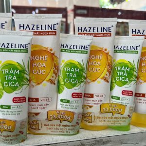 Sữa rửa mặt Hazeline nghệ hoa cúc - Chai 100g