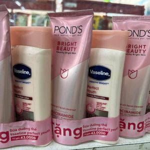 Sữa rửa mặt Ponds trắng sáng hồng - Chai 100g