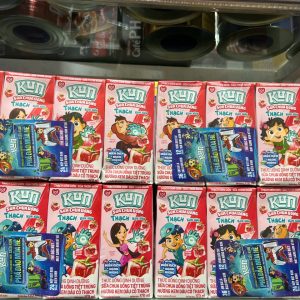 Sữa chua uống kun trái cây thạch hương dâu 170ml - lốc