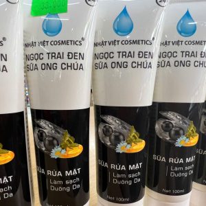 Sữa rửa mặt làm sạch dưỡng da ngọc trai đen sữa ong chúa Nhật Việt - Chai 100ml