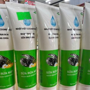 Sữa rửa mặt ngọc trai đen sữa ong chúa Nhật Việt - Chai 100ml