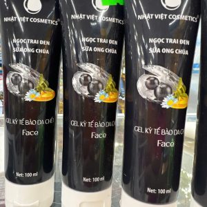 Tẩy tế bào chết ngọc trai đen sữa ong chúa - Chai 100ml